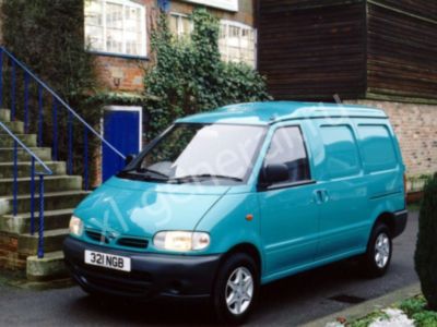 Лобовое стекло Nissan Vanette III